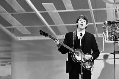 Paul McCartney reunited with stolen bass