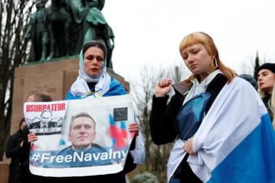 Over 100 detained in Russia following Navalny's reported death