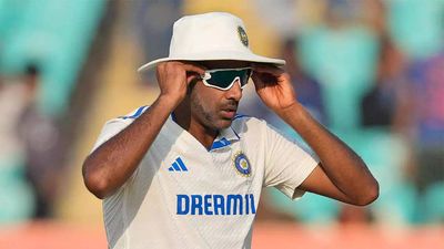 Ravichandran Ashwin is a professor of spin bowling: Graeme Swann