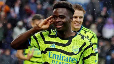 Premier League: Arsenal thrash Burnley 5-0, climb to second in standings