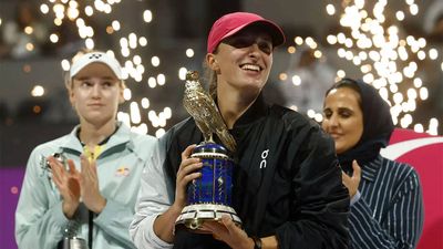 Top-ranked Iga Swiatek clinches third straight Qatar crown