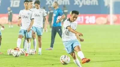 ISL: Mumbai look to pile on Bengaluru's away troubles