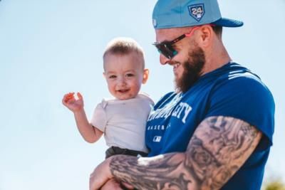 Kyle Isbel's Heartwarming Spring Training Moment with Child