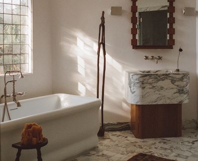 The 5 Things People With Flattering Bathrooms Always Have — How Many do You Have?