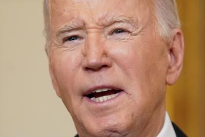 President Biden pressures Congress to pass B Ukrainian aid package