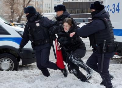 Hundreds Detained After Vigils For Alexei Navalny In Russia