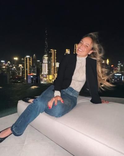 Donna Vekic Exudes Elegance and Sophistication in Nighttime Snapshot