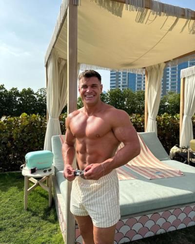 Rob Lipsett Captures Fitness Journey in Dubai with Stunning Imagery