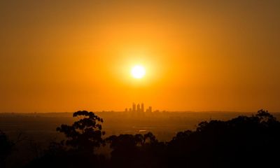 WA heatwave: Perth breaks records with seven February days above 40C