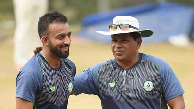 Faiz Fazal a perfect role model for new generation: Chandrakant Pandit