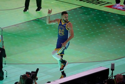 Steph Curry defeats Sabrina Ionescu in historic 3-point competition at All-Star weekend