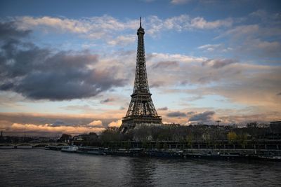 Eiffel Tower Closes As Staff Go On Strike