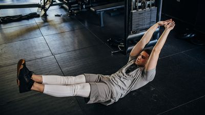 I did hollow body holds every day for a week — here's what happened to my body