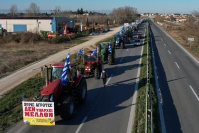 Indian Farmers Pause Protests After Government Proposes Minimum Price