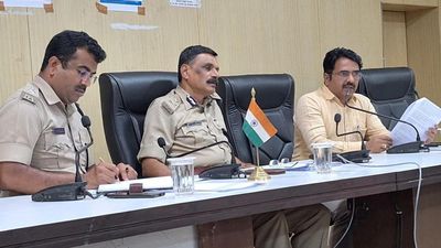 Departments should work in coordination to reduce road accidents: Police Commissioner