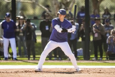 Shohei Ohtani Takes Live Batting Practice With Dodgers