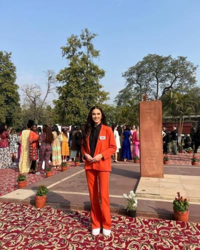 Samantha Misovic's Elegant Indian Adventure: Day 2 Highlights