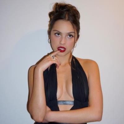 Olivia Rodrigo Stuns In All-Black Ensemble On Instagram