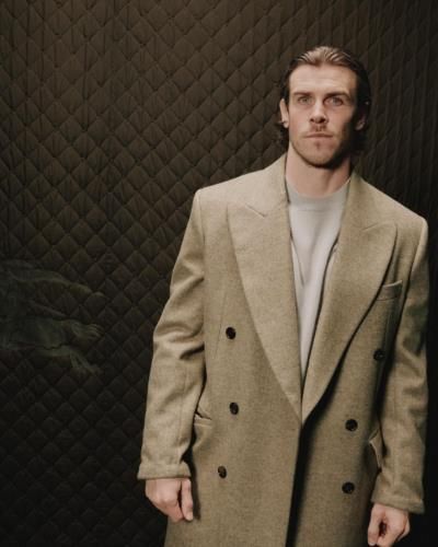 Gareth Bale's Stylish Beige Coat And Grey Shirt Ensemble