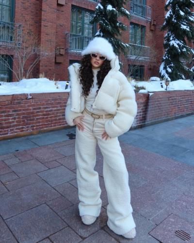 Madison Pettis Radiates Winter Glamour In Aspen Getaway Snapshot