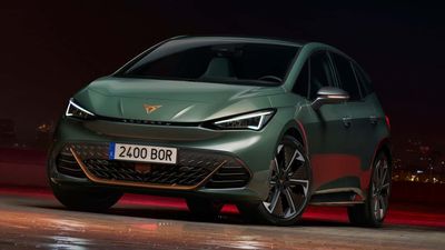 The Cupra Born VZ Is An Electric Hot Hatch With 322 HP