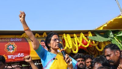 Nara Bhuvaneshwari opens Anna Canteen in Kuppam