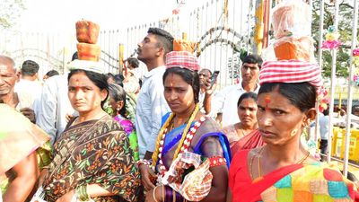 Sammakka-Saralamma jatara: Medaram shrine decked up for tribal deities’ arrival