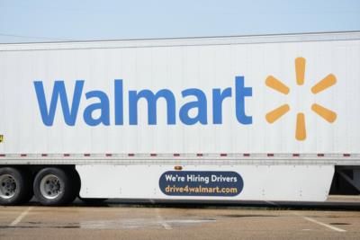 Walmart Reports Strong Quarter, Plans Expansion And Stock Grants