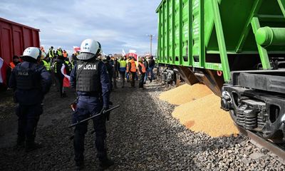 Polish farmers dump grain in protest as Ukraine dispute deepens