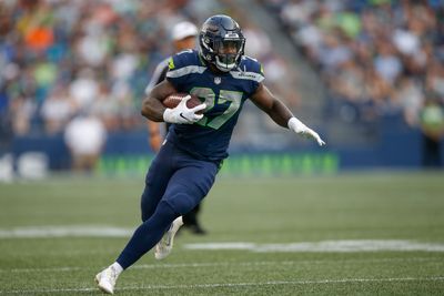 Former Seahawks RB Mike Davis announces retirement from NFL