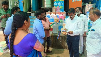 Pani Puri vendors, 25 water plants served notices after diarrhoea outbreak in Guntur