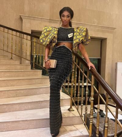Elegant Style: Julia Edima's Chic Mixed-Printed Outfit
