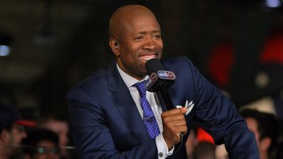 Kenny Smith Explains Controversial Steph Curry-Sabrina Ionescu Comments