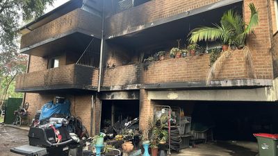 Six residents narrowly escape burning unit complex