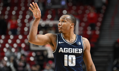 Utah State Stands Tall at Home, Beating No. 19 Aztecs 68-63