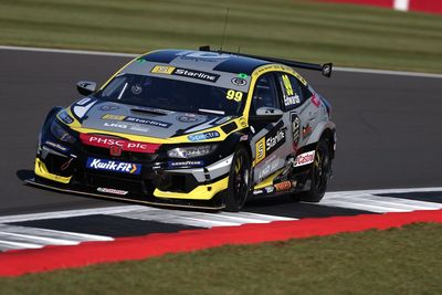 One Motorsport takes ‘pause’ from BTCC