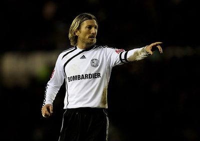 “Roy Keane not signing me because of a voicemail was bizarre, I wanted to sign for Sunderland” Robbie Savage reveals the truth behind the ‘Wazzzup’ incident