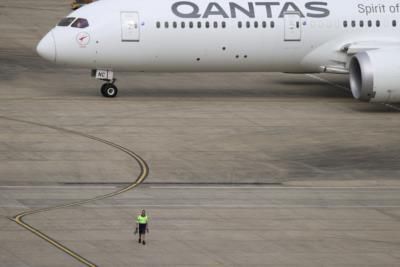 Qantas Pilots Suspend Strike Plan Due To Cyclone Risk