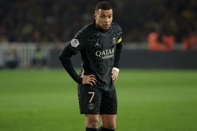Kylian Mbappe to pocket over £200m after deciding next club - but transfer 'could be a problem' for new side