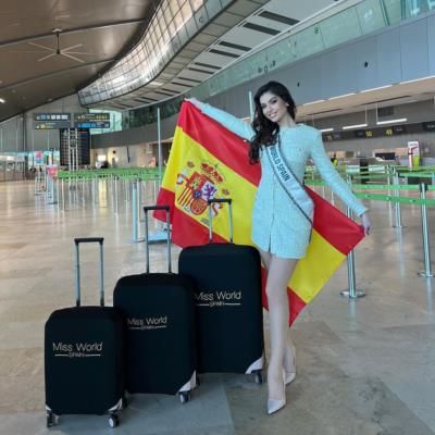 Paula Perez: A Proud Display Of Spanish Patriotism And Travel