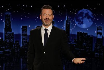 Jimmy Kimmel pokes fun at Santos lawsuit