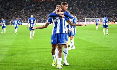Galeno stunner gives Porto narrow advantage over lacklustre Arsenal