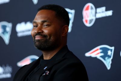 Jerod Mayo noted one major change from past Patriots-coached teams