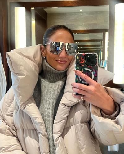 Jennifer Lopez Radiates Winter Chic In Cozy Fashion Snapshot