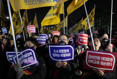 Hospitals in South Korea cancel surgeries as doctors keep up protests