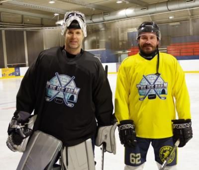 Petr Cech Shows Off His Cool Side On The Ice