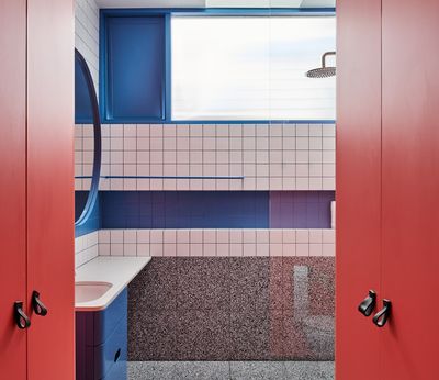 What is Really the Best Color Grout For a Bathroom? 'These are Clear Winners,' These Designers Agree