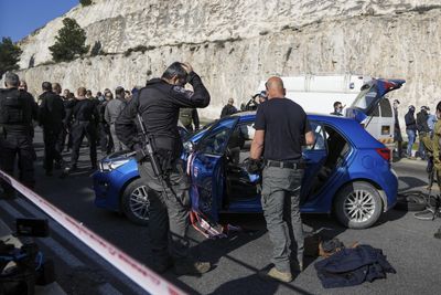 One person killed in checkpoint shooting near Jerusalem, Israeli police say