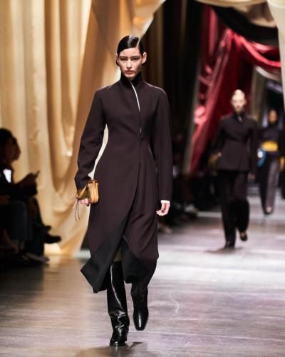 Elegance And Confidence: Milan Fashion Models Own The Runway
