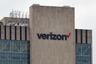 AT&T And Verizon Respond To Nationwide Cell Phone Outage